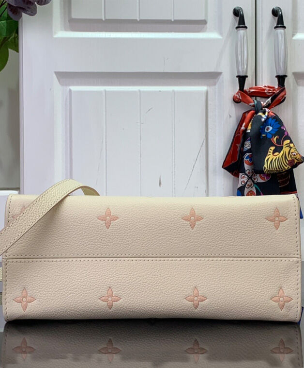 Louis Vuitton Onthego PM M14403 Cream